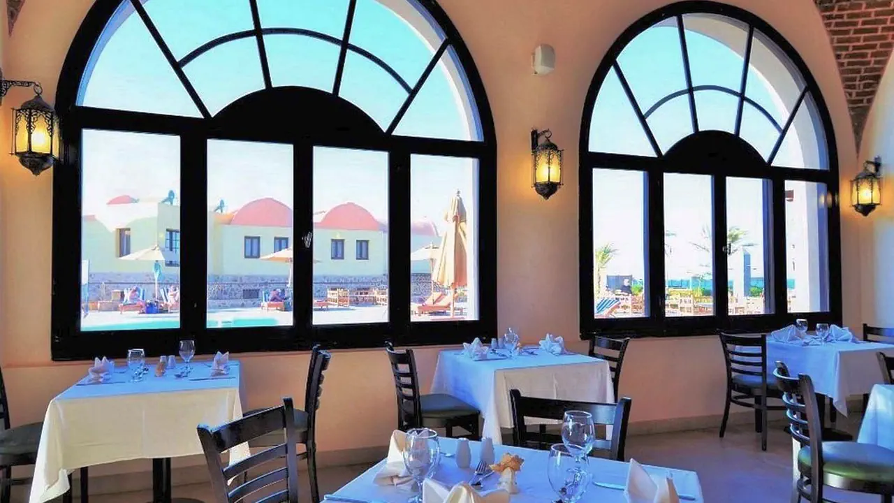 الفندق روحانو بيتش ريزورت - القصير